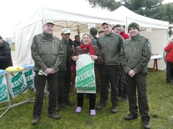 Simone et les beaux eco-gardes ! <a style='color: #fff;' href='/uploaded/photo/-51603231669dc.jpg'>(Télécharger)</a>