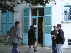 l'entrée de la salle de la Montjoie <a style='color: #fff;' href='/uploaded/photo/-517234e2649fd.jpg'>(Télécharger)</a>