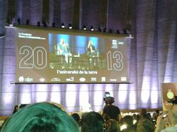 Dialogue avec Muhammad Yunus, Prix Nobel de la Paix, à l'initiative de la Banque Gramin, qui prête aux petits grâce au micro-crédit <a style='color: #fff;' href='/uploaded/photo/-517cd913c329c.jpg'>(Télécharger)</a>