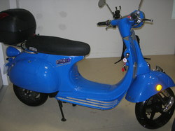 Magnifique scooter créé par Ghislain Lestienne, Pink Mobility <a style='color: #fff;' href='/uploaded/photo/soiree-nouvelles-mobilites-5a312592c00e6.jpg'>(Télécharger)</a>